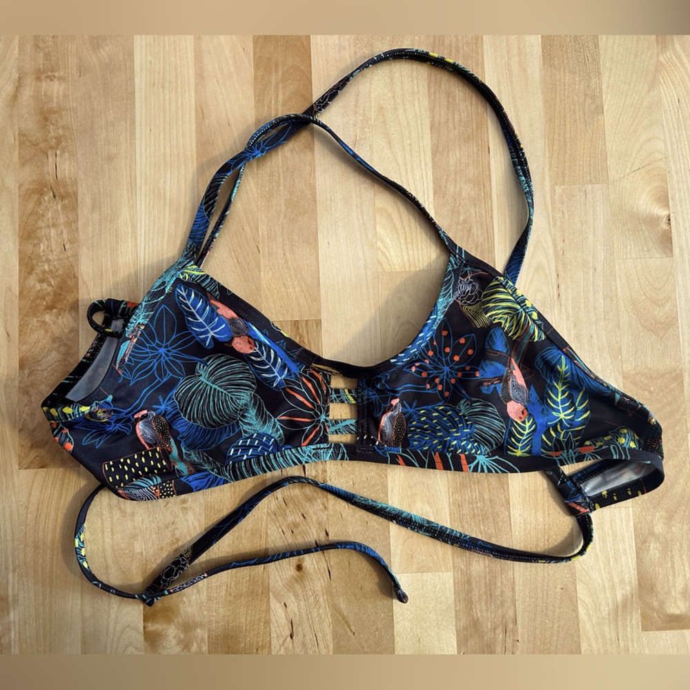 Jolyn Tomcat style top